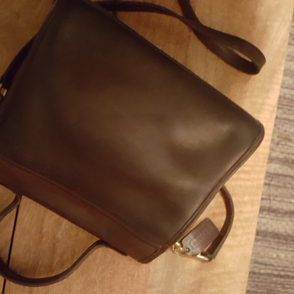 Classic dark brown authentic Coach shoulder bag - Picture 6 of 6